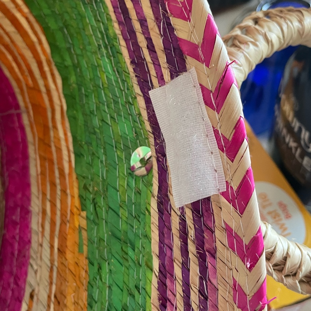Straw Market Handmade Multicolored Mexican palm leaf Tote in gently used cond - Picture 6 of 7